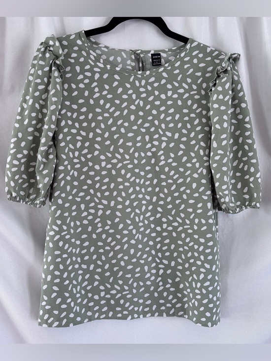 SHEIN Tops - Sage Green & White Abstract Print Top ~ Blouse, Artistic, Avante Gard, Chic